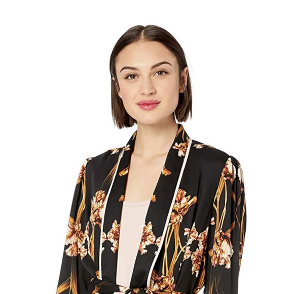 BCBGMaxAzria Robe/Jacket/Dress - Picture 2 of 8